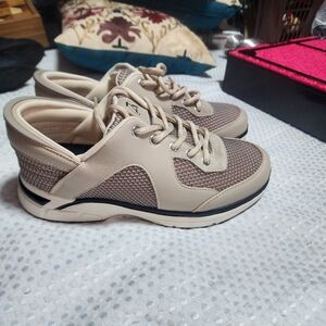 ZEBRA EUC WOMENS SZ 8 SNEAKER SHOES